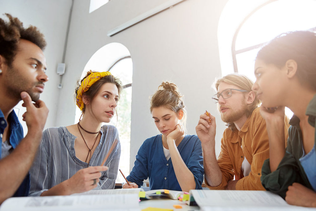 Debat Reflexion Jeunes Gens