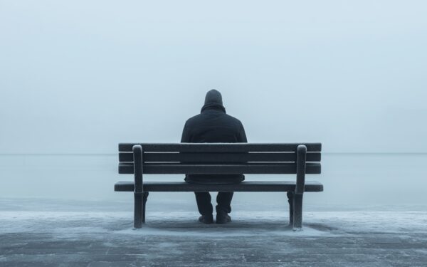 E-Mag BXL santé n°27 : Dossier - Isolement social et solitude : des causes et des conséquences